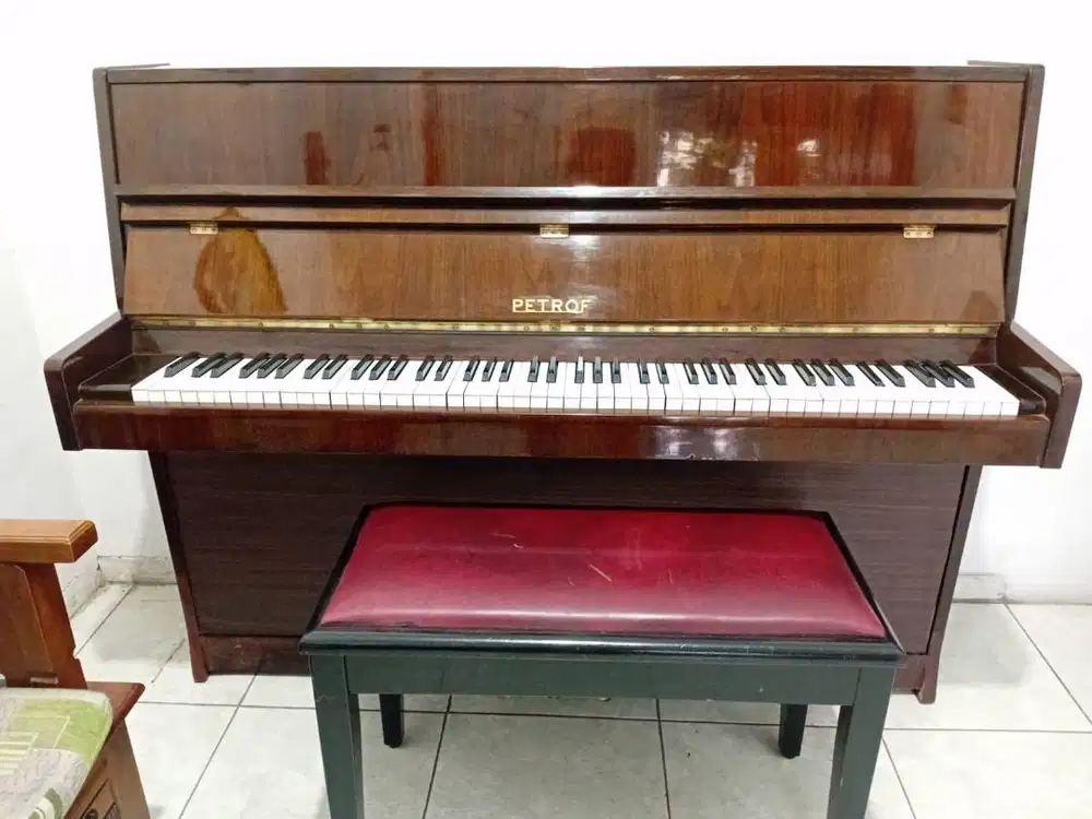Piano Merk Petrof