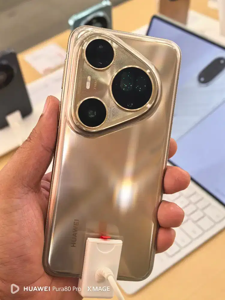 Huawei Pura 80 Ultra Gold 16/512GB Huawei DP Mall Semarang