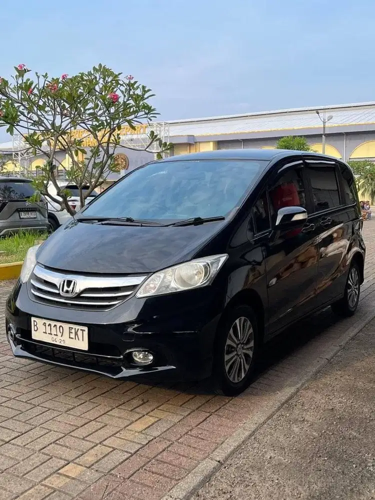 Honda Freed PSD 1.5 Matic 2014