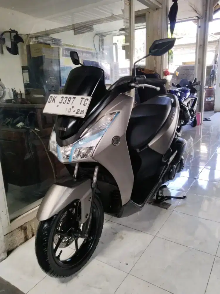 DP 2,4 JT / BUNGA MENURUN 2% / YAMAHA LEXI 125 TAHUN 2018