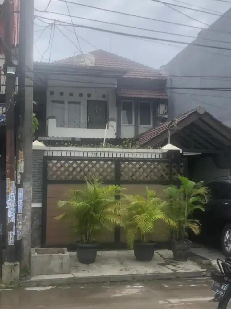 Dijual Rumah Pinggir Jalan Raya Taman Harapan Baru