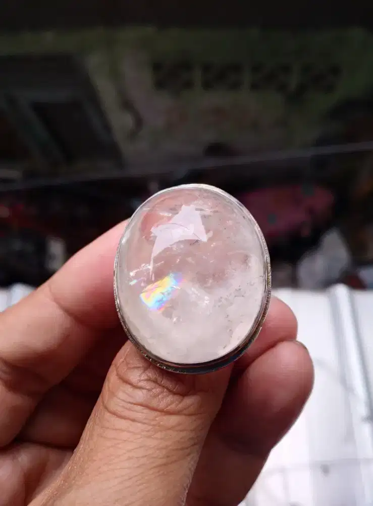 Batu kecubung es pelangi yaqut