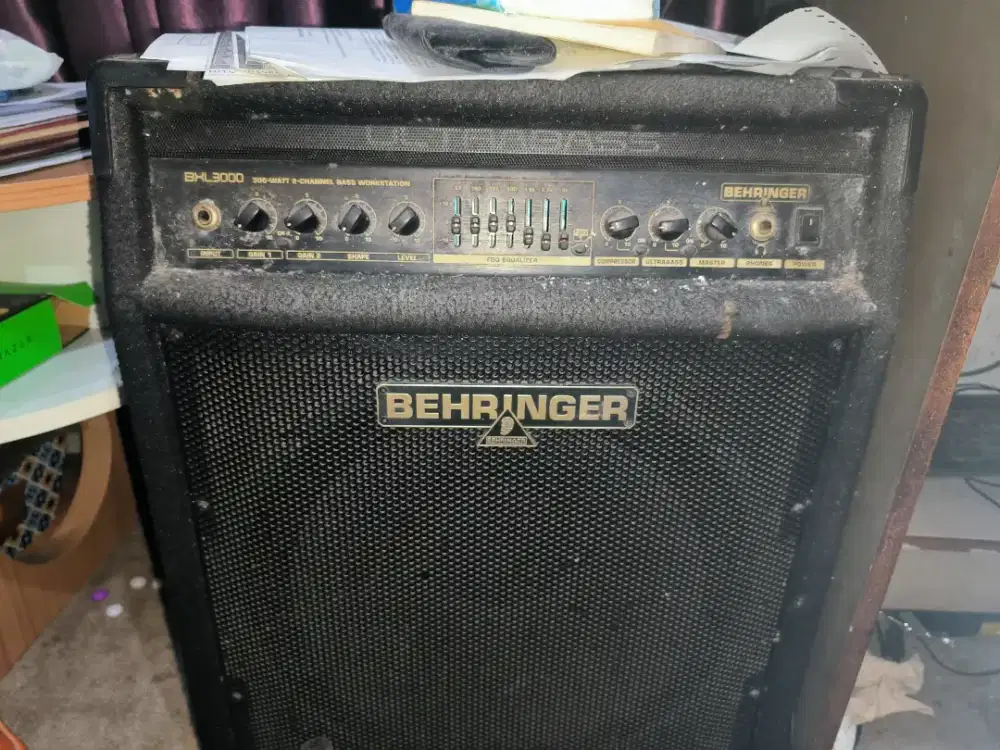 Amplifier Bass Behringer BXL300