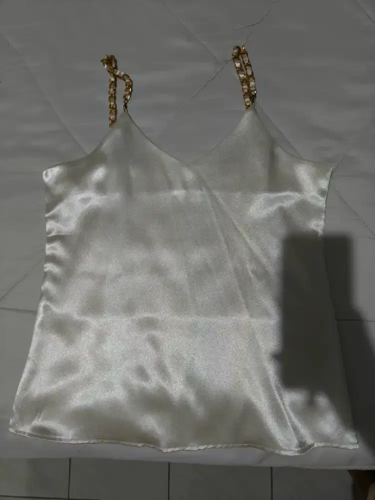 Preloved Inner White Woman