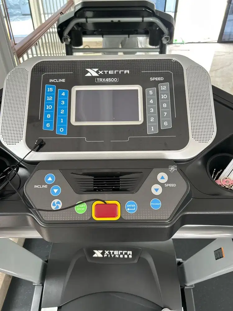 Di jual alat fitnes dan treadmill