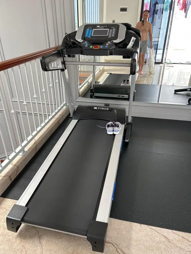 Di jual alat fitnes dan treadmill