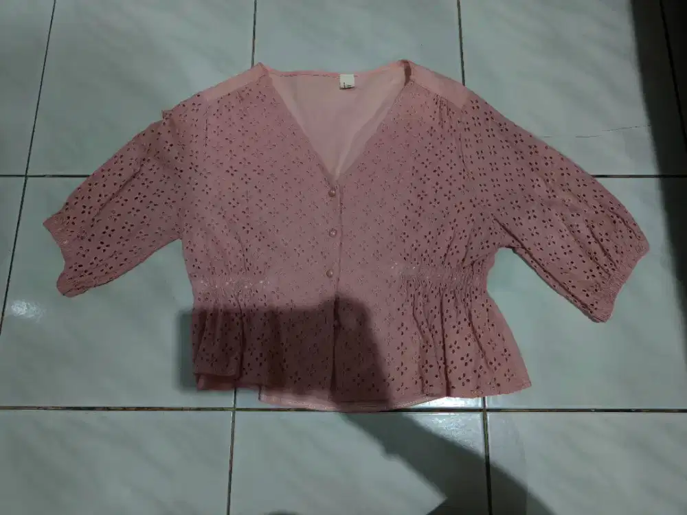 Preloved Pink Brukat Woman