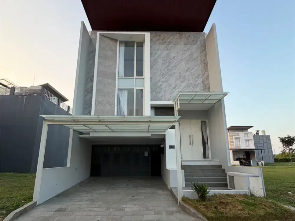 Rumah Minimalis Suvadiva Grand Island Pakuwon City, Hadap Selatan Favorit