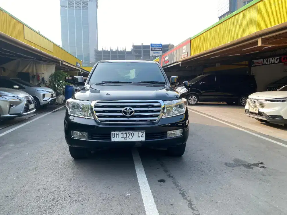 LAND CRUISER 200 SAHARA DIESEL AUTOMATIC 2010