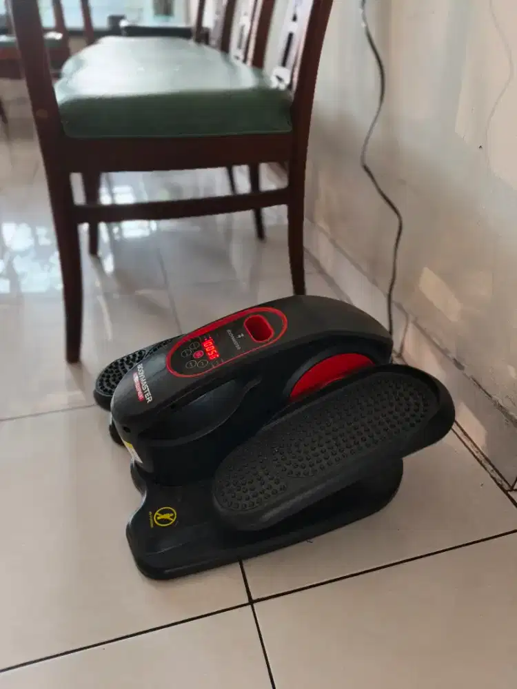 Body master olah raga kaki lansia
