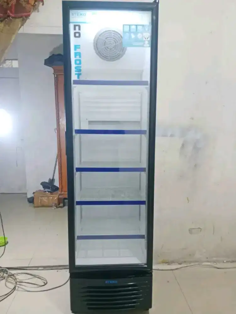 Di jual showcase