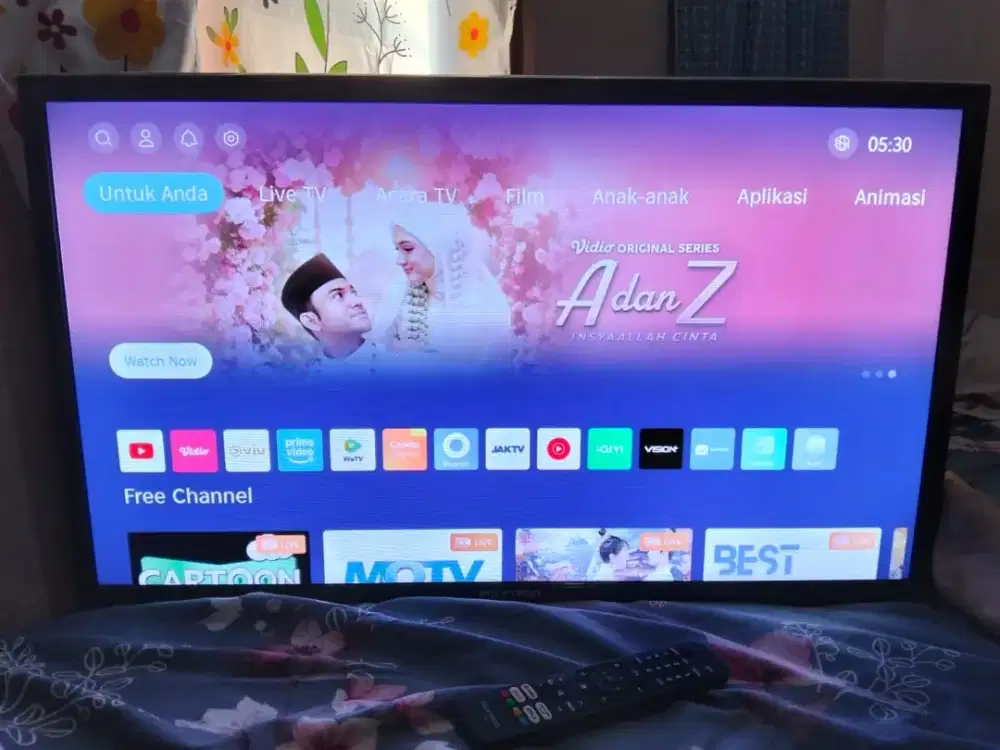 TV POLYTRON 32 INCH SMART TV