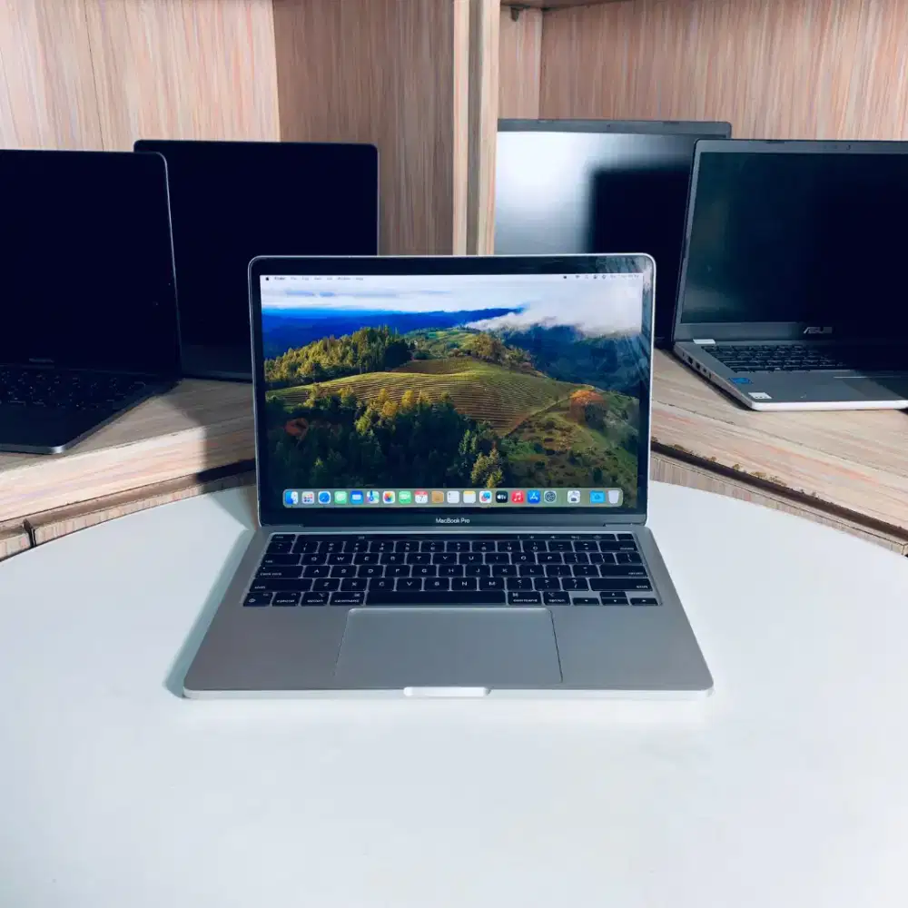 MACBOOK PRO 2022 l APPLE CHIP M2 l 8GB l256GB