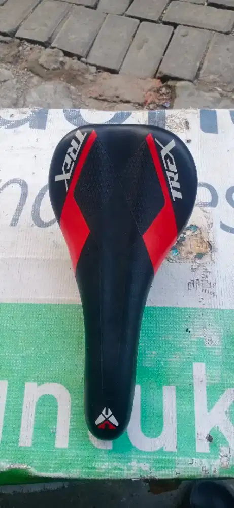Sadel sepeda bekas rasa baru