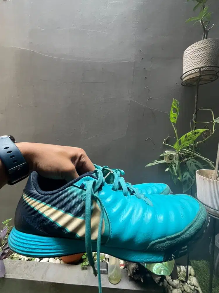 2 pasang sepatu nike tiempo