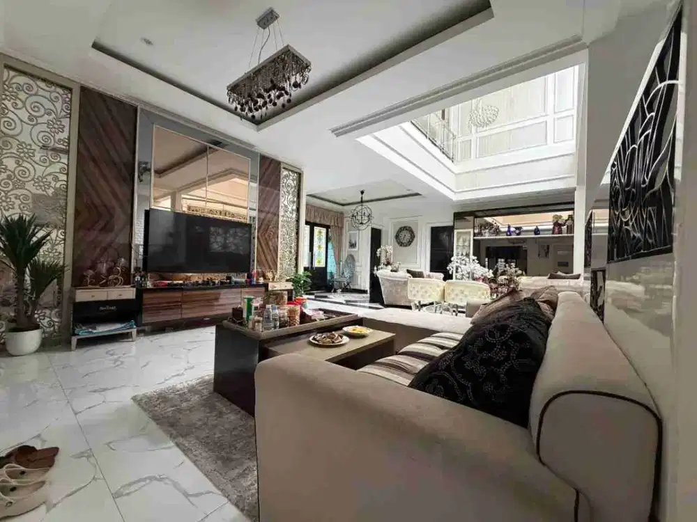 Dijual rumah mewah full furnished di komplek antapani