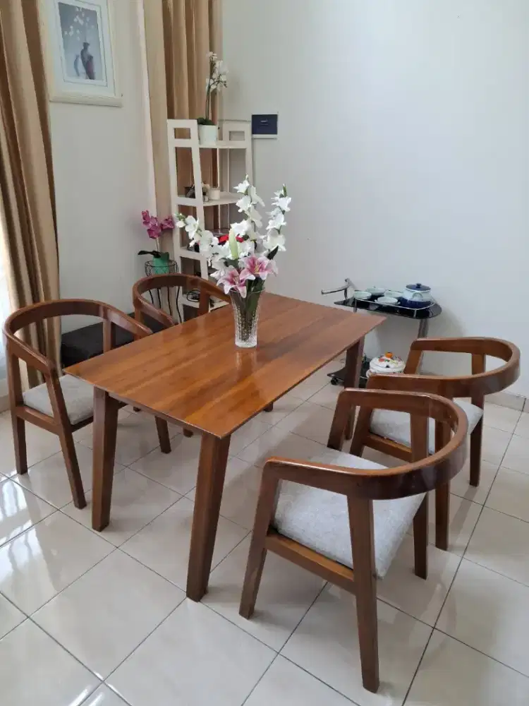 Meja Kursi Makan Cantik Jati Asli Jepara