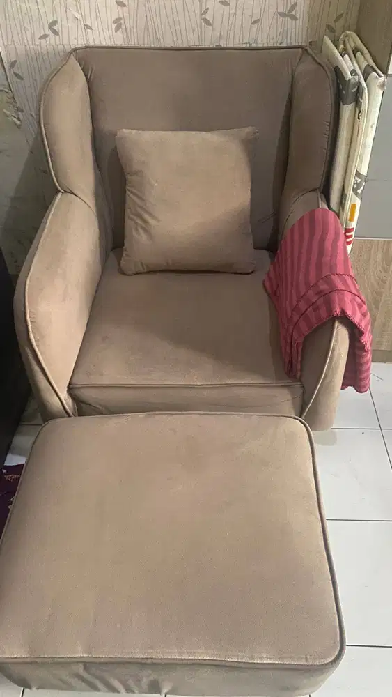 Sofa single untuk menyusui atau santai