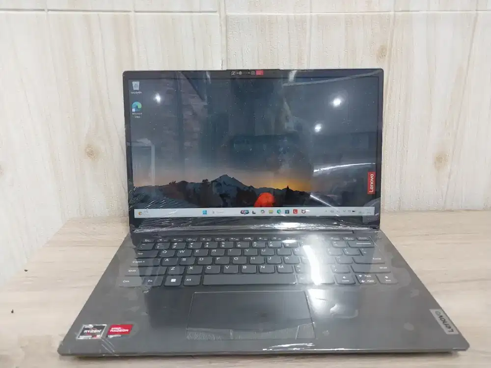 LENOVO V14 G4 ABP/ AMD RYZEN 7 7430U/RAM 16 GB/SSD 512 GB LAYAR OLED