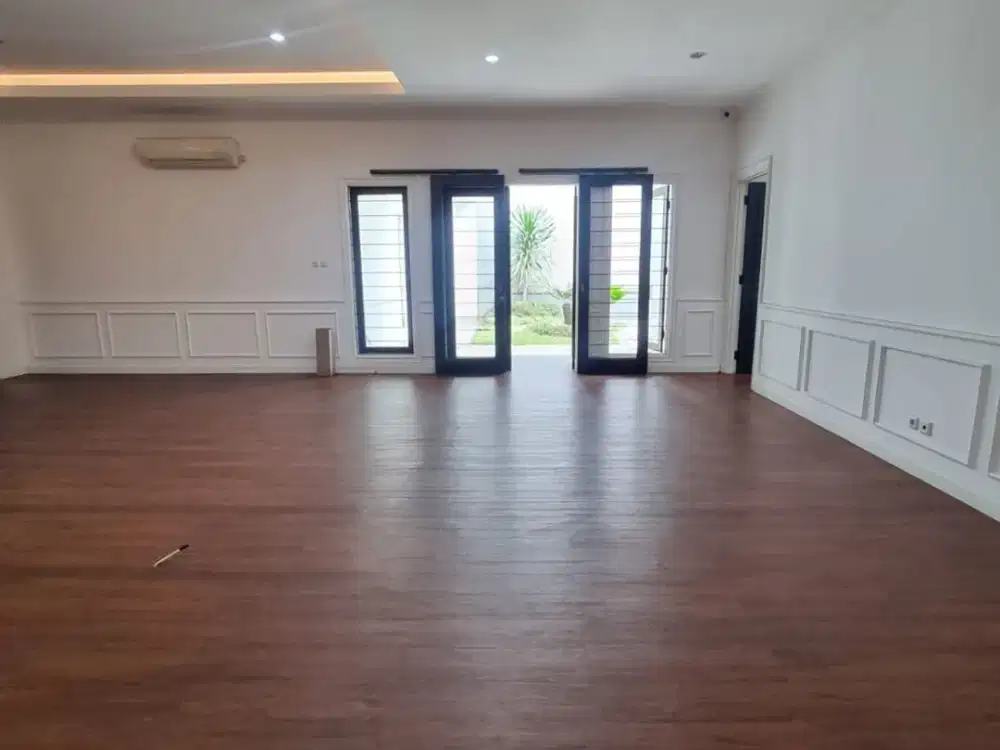 Dijual Rumah Asri Permata hijau, Lingkungan tenang dan strategis