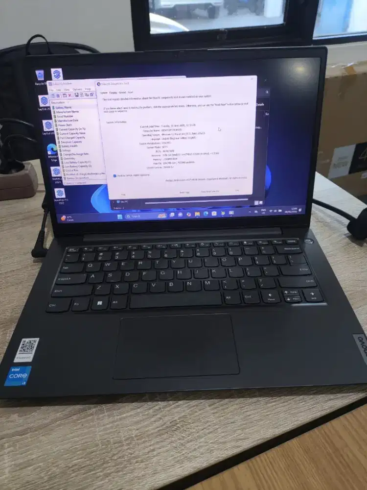 Laptop Lenovo 82TS  i3-1215U