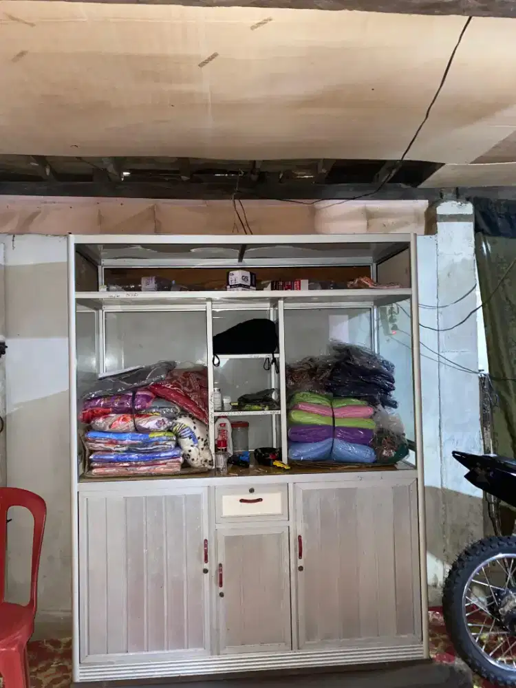 Etalase jualan/untuk dagang