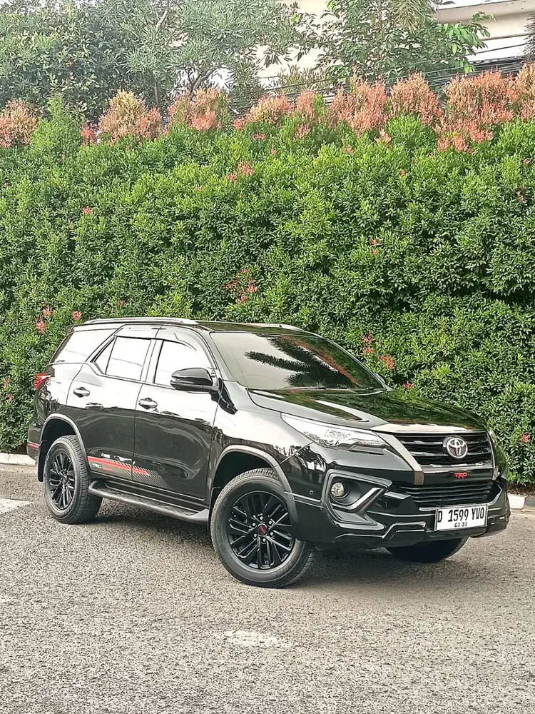 Toyota Fortuner VRZ' AT Diesel