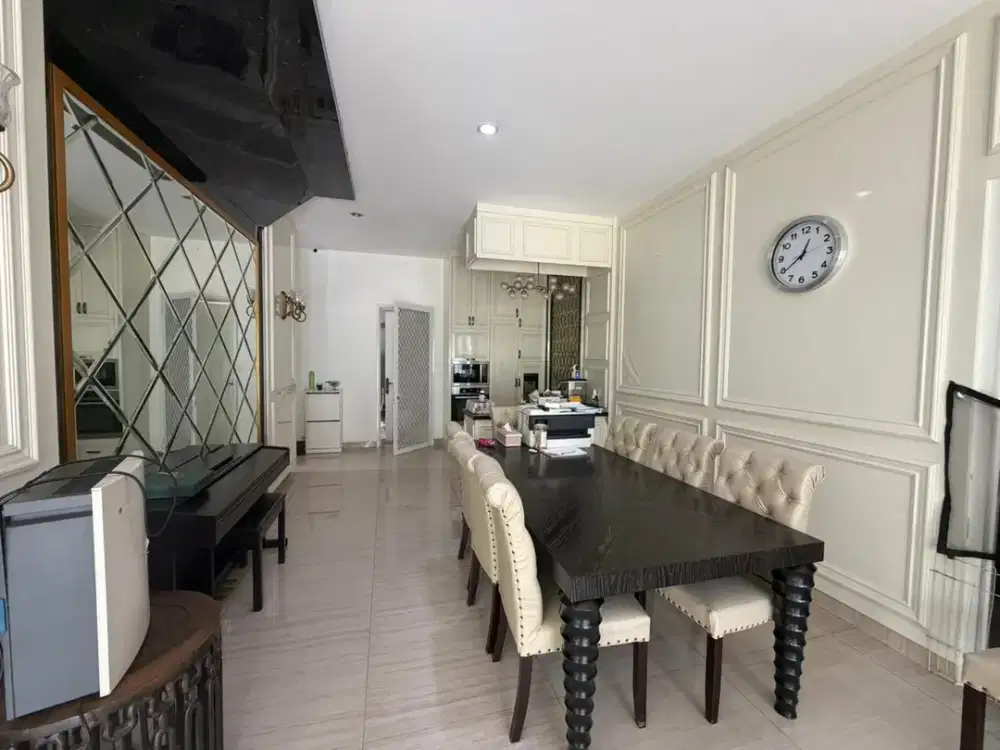 Dijual Rumah Siap Huni, Lokasi Strategis Permata hijau