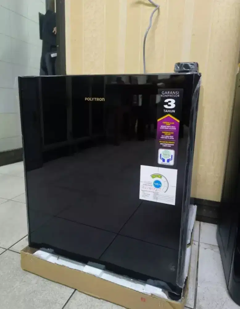 Kulkas mini polytron
