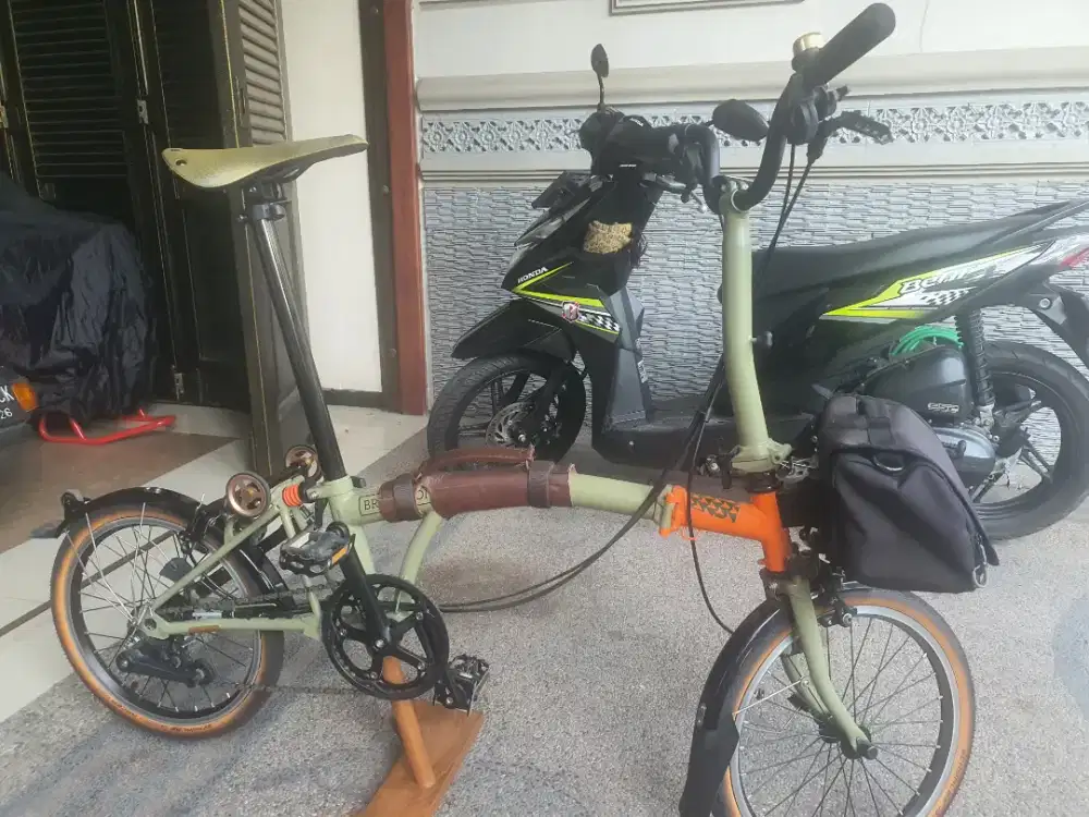 Sepeda lipat Brompton Explore 2019