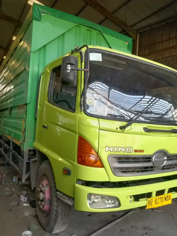 Hino FL235JW Wingbox 2008