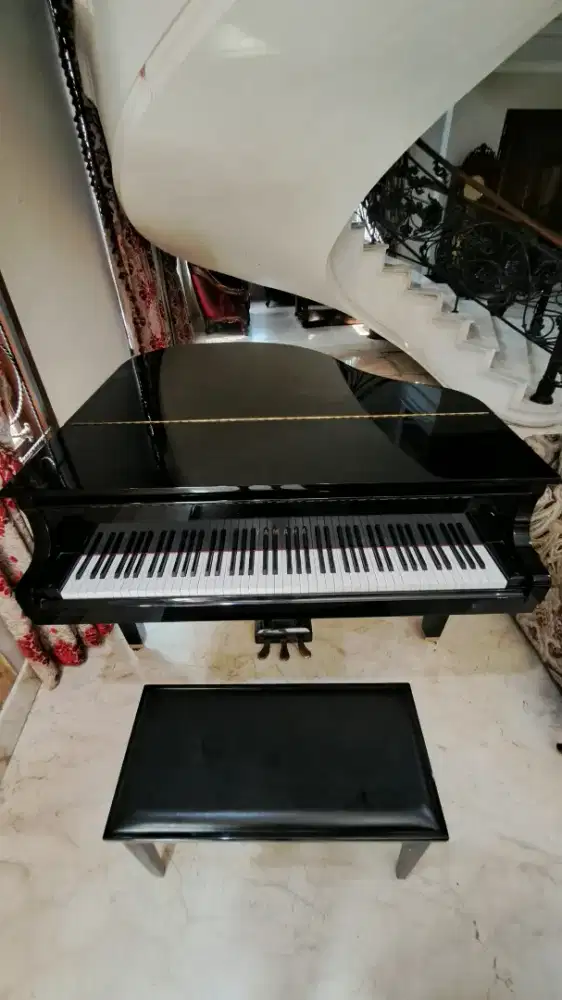 Piano baby grand Yamaha