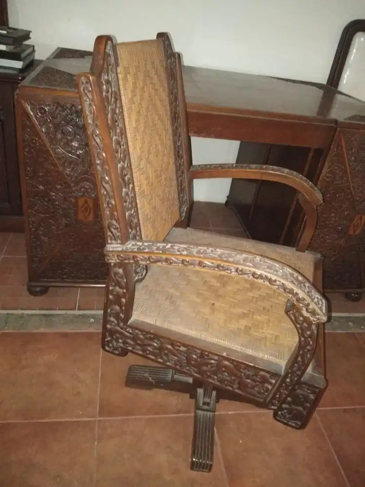 meja jati antik
