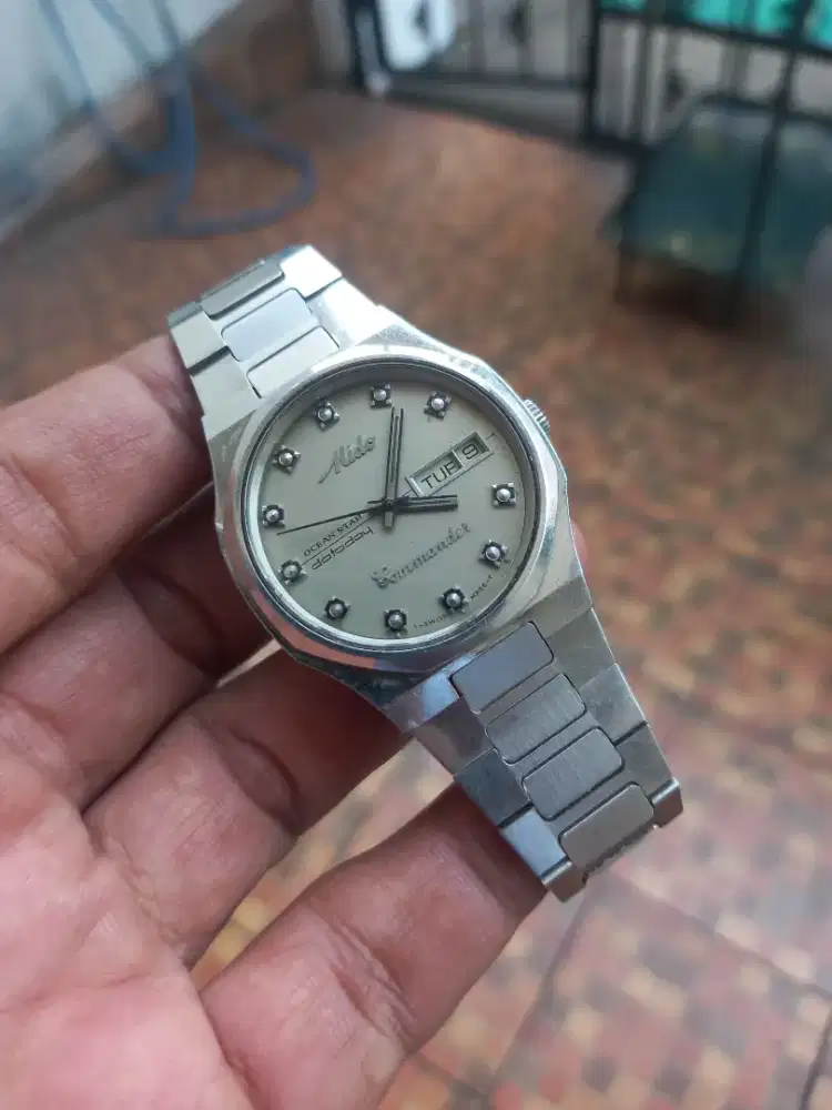 MIDO Nautilus Commander Datoday 8081 vintage