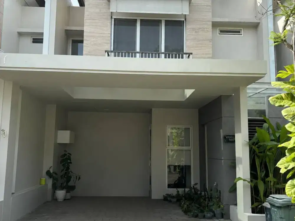 Rumah Cantik siap huni di kawasan Elit Lebak bulus Jakarta Selatan