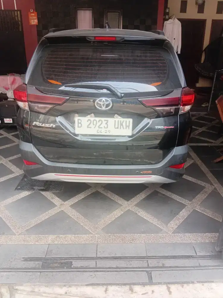 Dijual toyota rush tahun 2019 pamakai,tangan pertama lecet pemakaian
