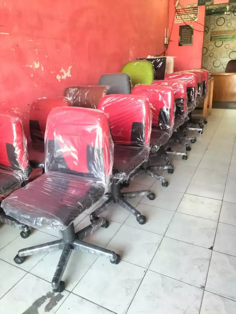 Kursi staf kantor