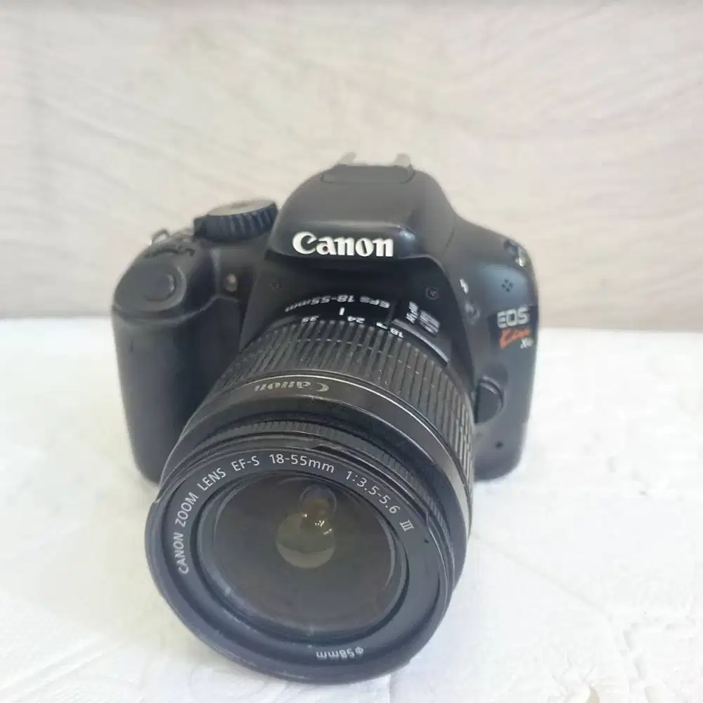 Kamera DSLR Canon 550D / Kiss X4