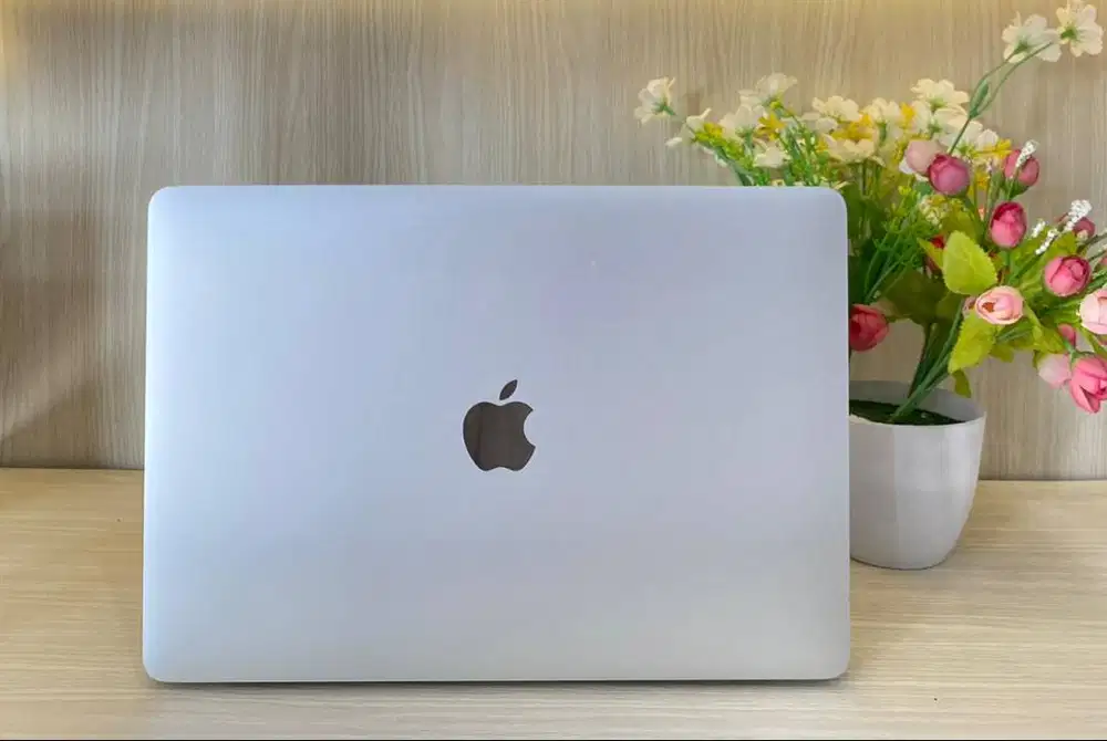 MacBook Pro 2018 (A1989) 13 Core I5 16/256GB Touchbar Siap Pakai