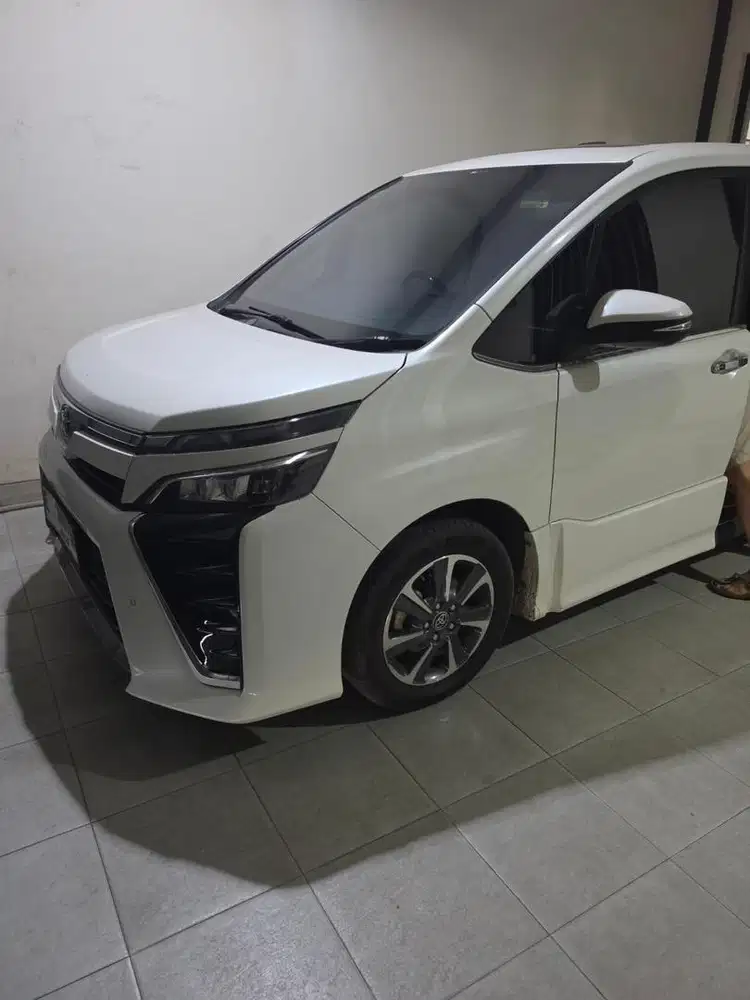 2020 Toyota Voxy White Single Owner