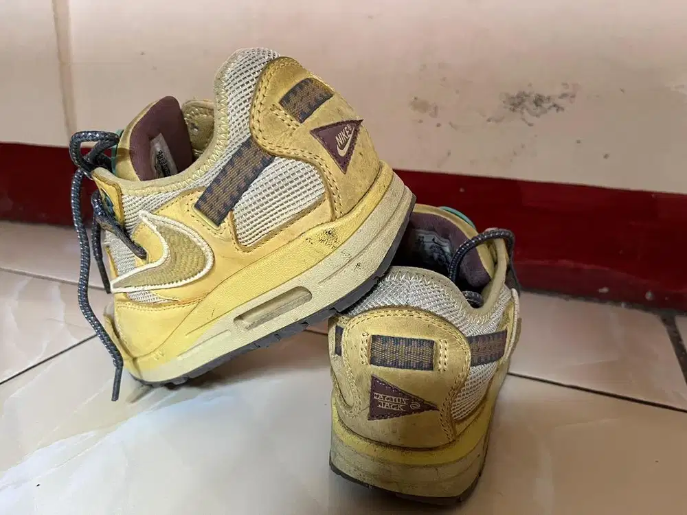 Sepatu nike ori