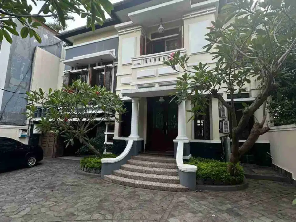 Dijual Rumah Bagus dan Terawat di jl. Cokroaminoto, Menteng