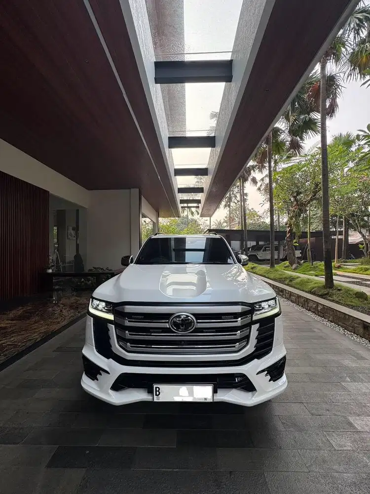 Land Cruiser VX300 2023
