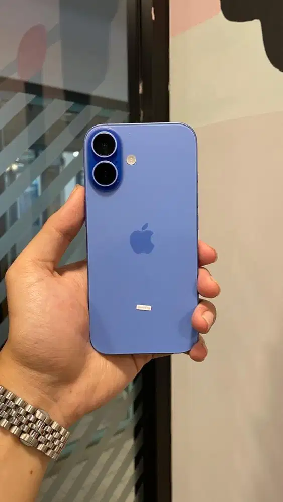 Jual iPhone 16 Ultramarine 128gb (BliBli)