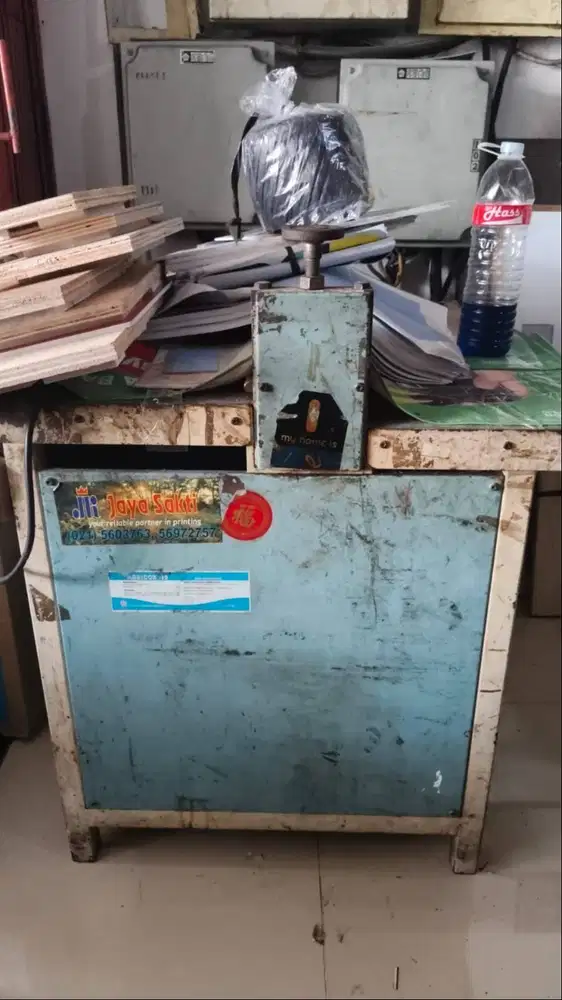 Mesin Press Buku (Book Machine Press)