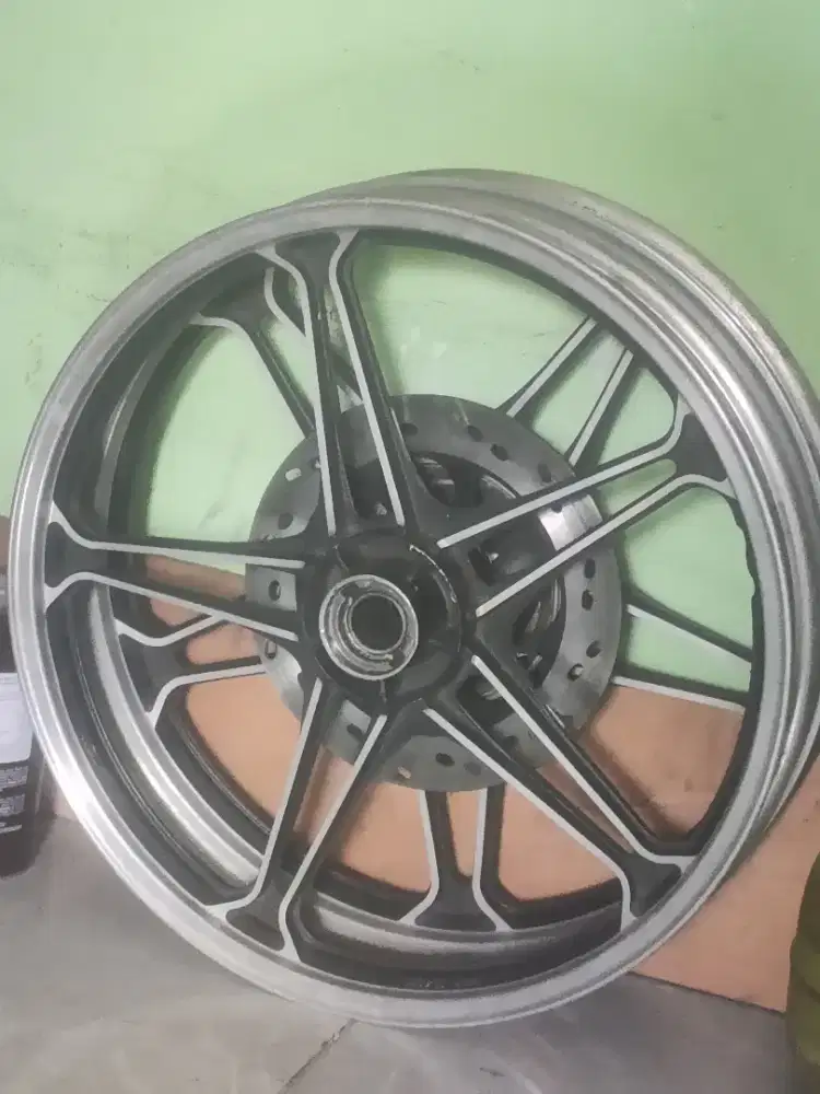 Pelek Suzuki thander