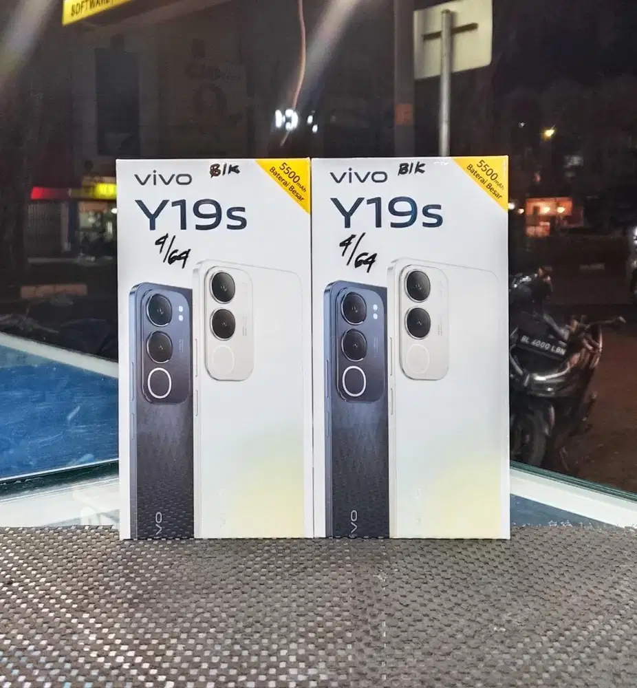 Baru...Vivo Y19s Ram 4+4/64 Segel/Garansi resmi.