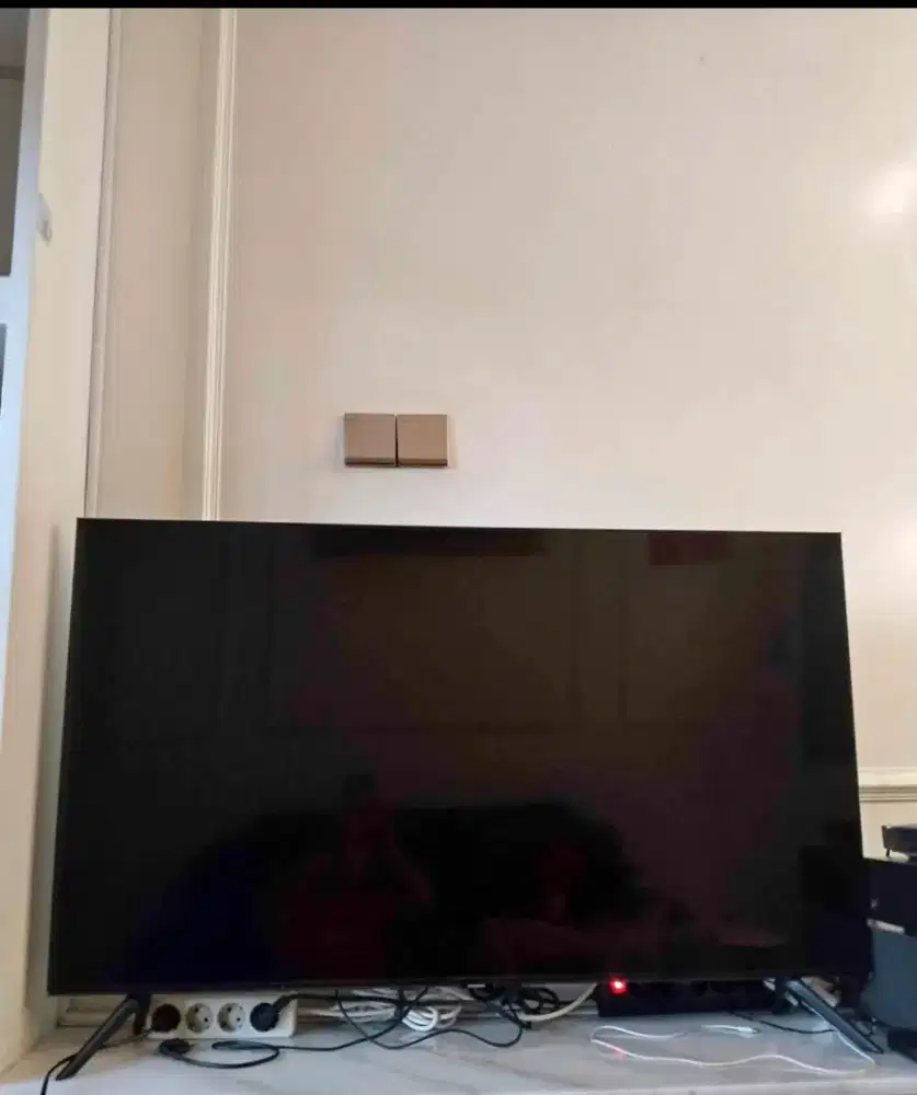 Samsung smart TV Crystal 50 inch 4K UHD HDR10+ (ada minus) desktipsi