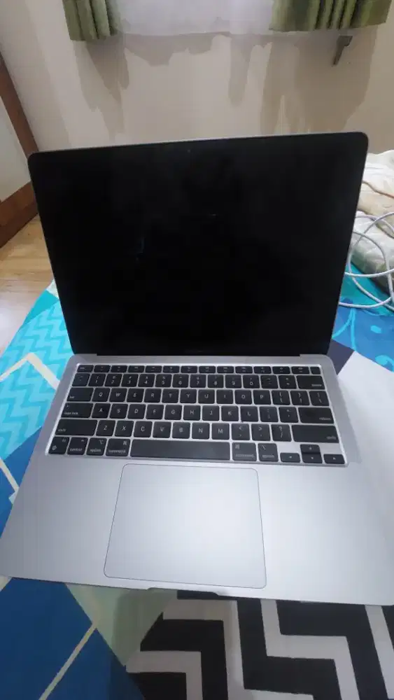 Dijual  Apple Macbook Air 13 MGN63ID LIKE NEW