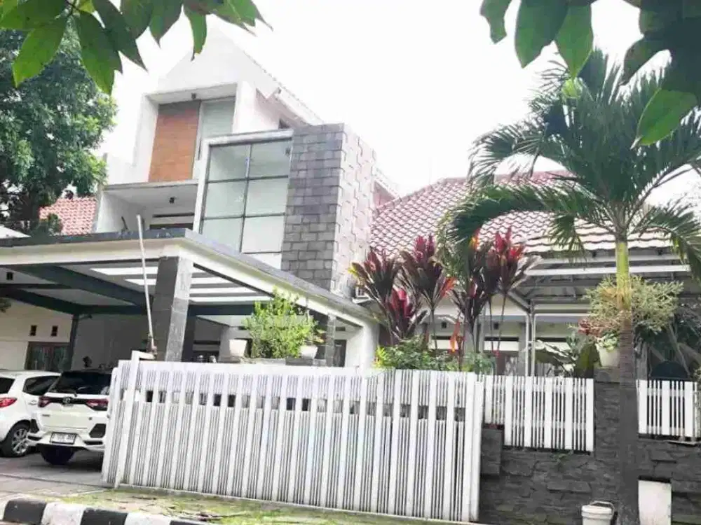 Rumah 2 Lantai Terawat Dalam Komplek Di Antapani